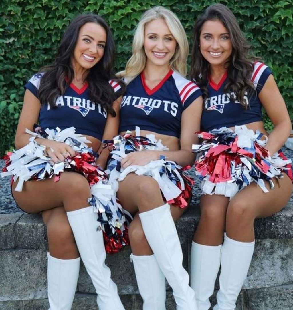 Hottest Cheerleaders - 1